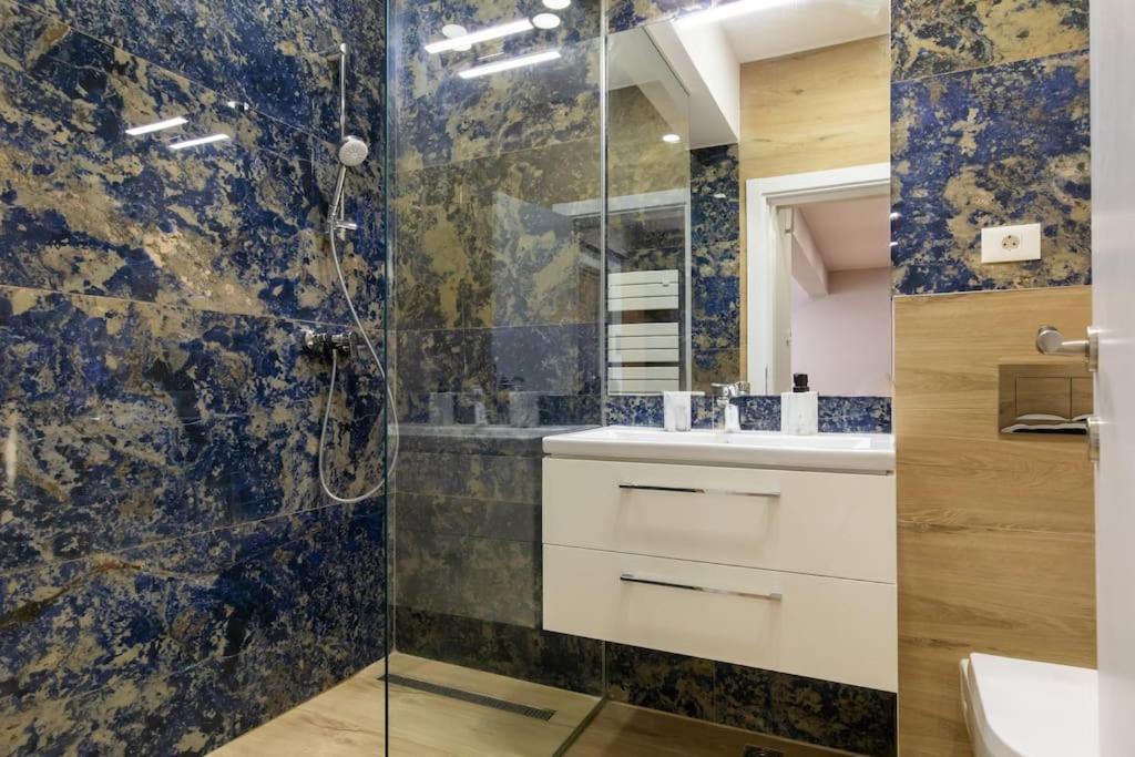 Elegant 2 Bedroom Retreat Βουκουρέστι Εξωτερικό φωτογραφία